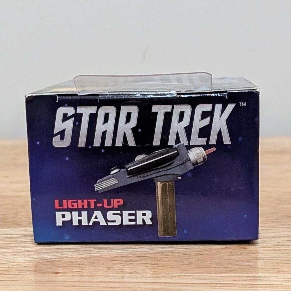 NWT Star Trek Mini Light Up Phaser and History Book from Running Press - Picture 6 of 6